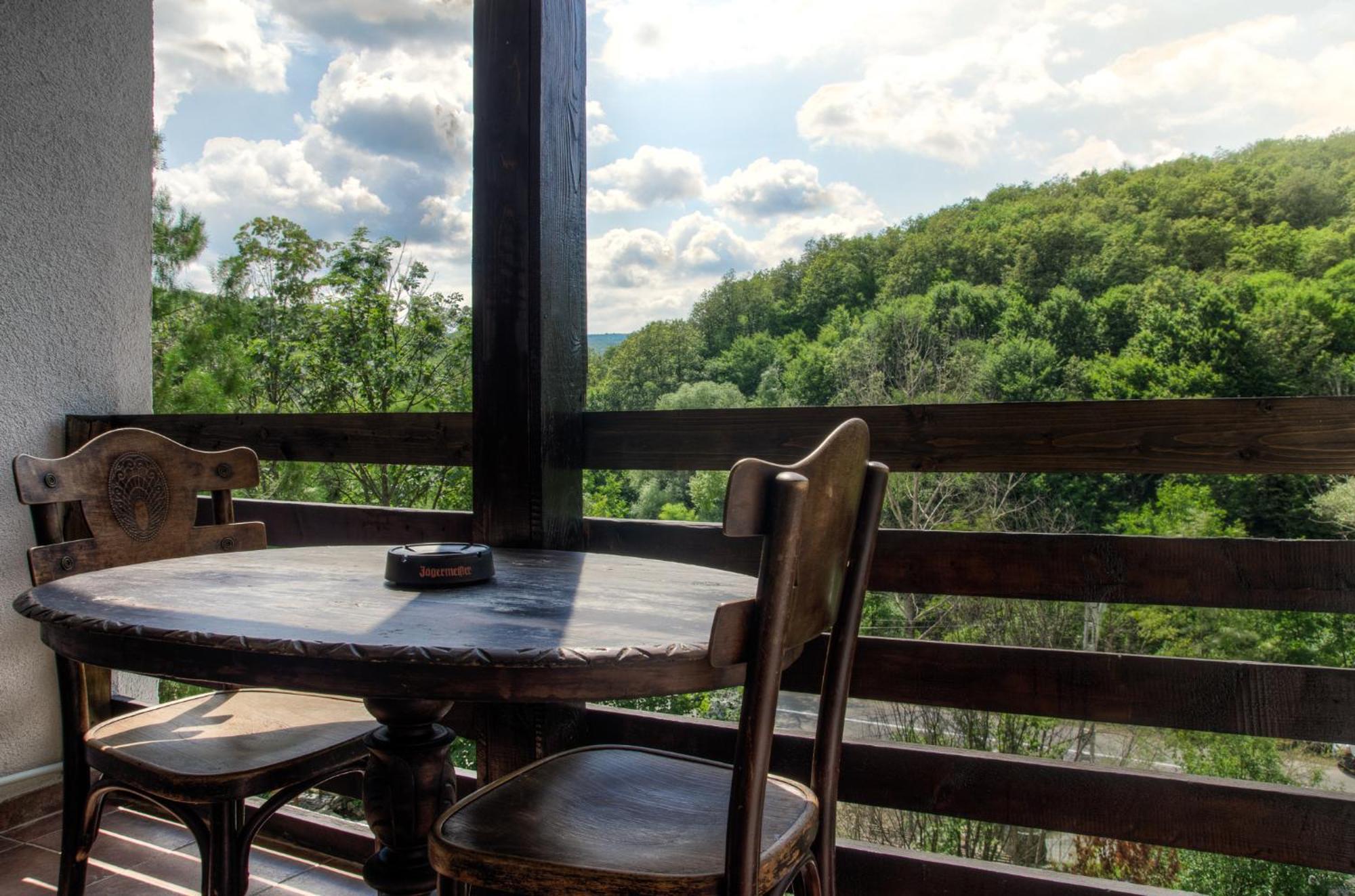 Pensiune-Restaurant Tara Luanei Sarata-Monteoru Bilik gambar