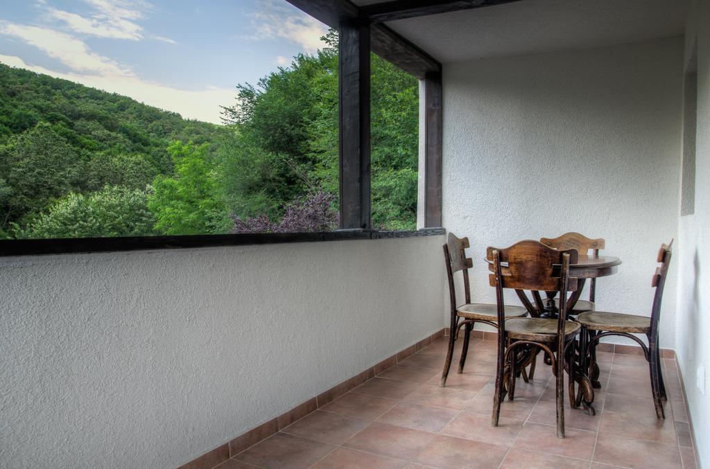 Pensiune-Restaurant Tara Luanei Sarata-Monteoru Bilik gambar